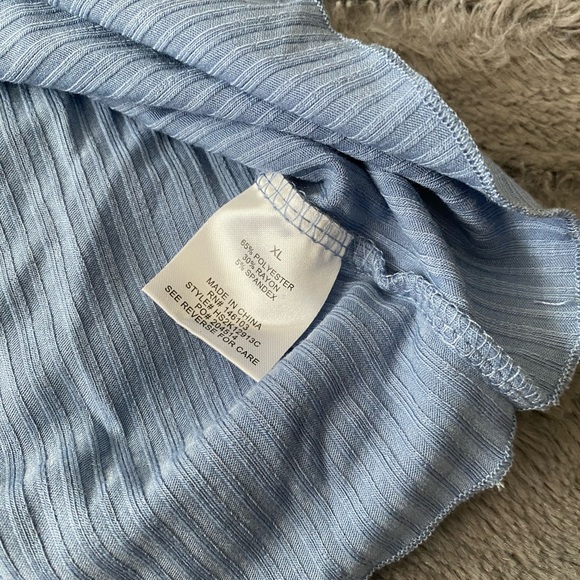 NWOT Light Blue/indigo Crop-top - Picture 2 of 2